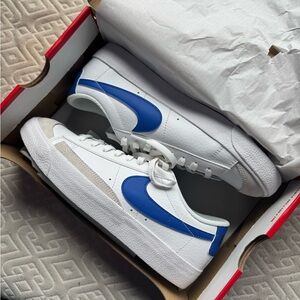 Nike White and Blue Sneakers